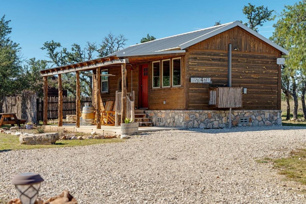 Rockin' R - Rustic Star Cabin Фредеріксбург Екстер'єр фото